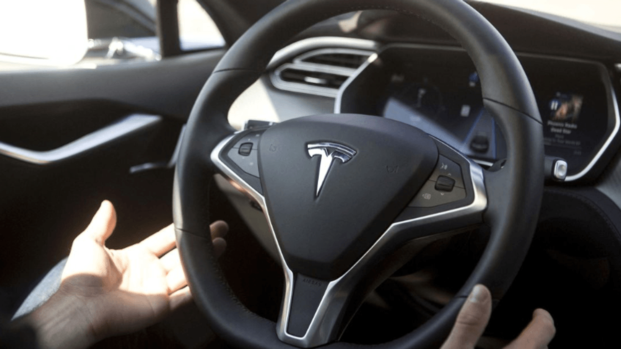 2023/01/Tesla-1.png