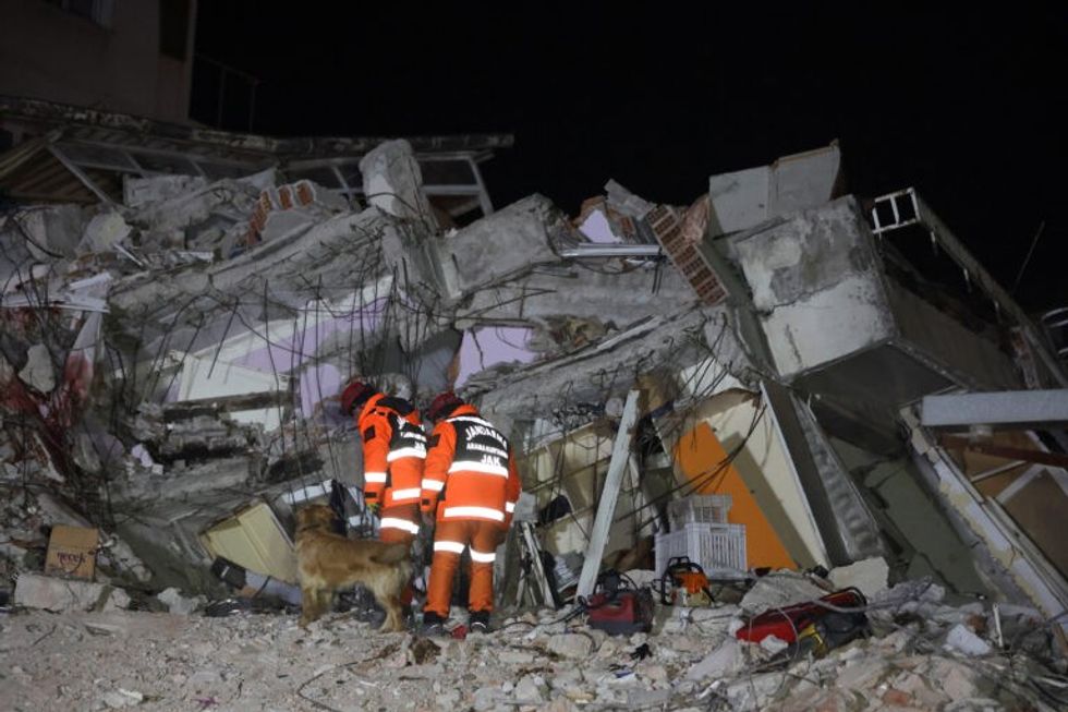 2023/02/1676804277-2023-02-18T192112Z_1490906653_RC2VDZ99F3DI_RTRMADP_3_TURKEY-QUAKE-768x512-1.jpg