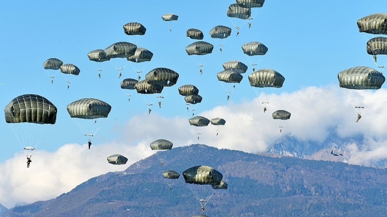 2023/02/army-parachute.jpg