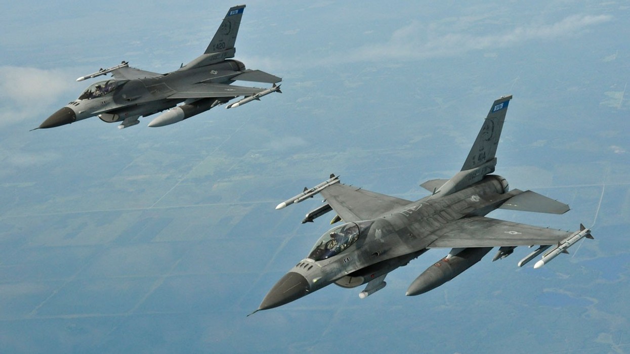 2023/04/f-16-fighting-falcon_011.jpg