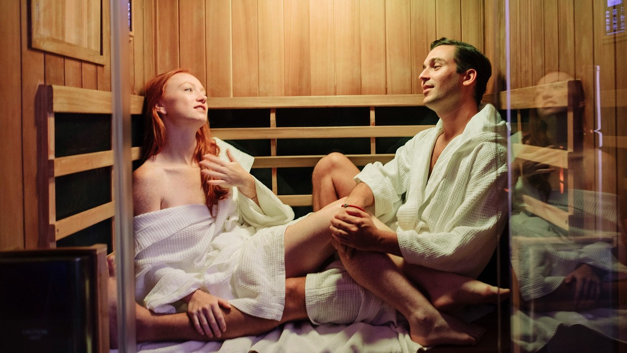 2023/05/sauna_couple1a.jpg
