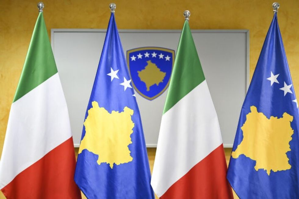 2023/06/Flamuri-i-Kosoves-dhe-i-Italise-2-foto-ZKM-720x480-1.jpg