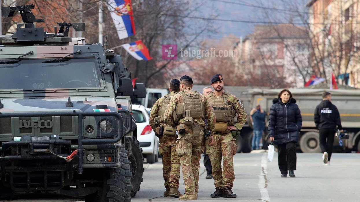 2023/06/KFOR-i-barrikadat-ne-veri-te-Kosoves-foto-Ridvan-Slivova-9.jpg