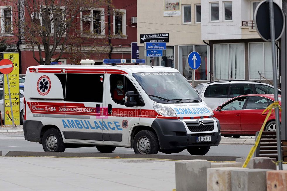 2023/08/auto-ambulanca-ne-kohen-e-koronavirusit-covid19-foto-Ridvan-Slivova-e1691875787375.jpg