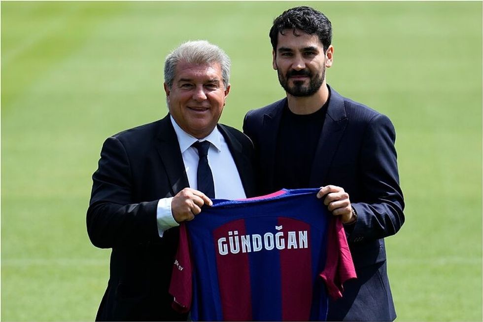 2023/08/laporta-gundogan.jpg