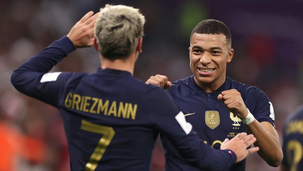 2023/09/griezmann-mbappe.jpg