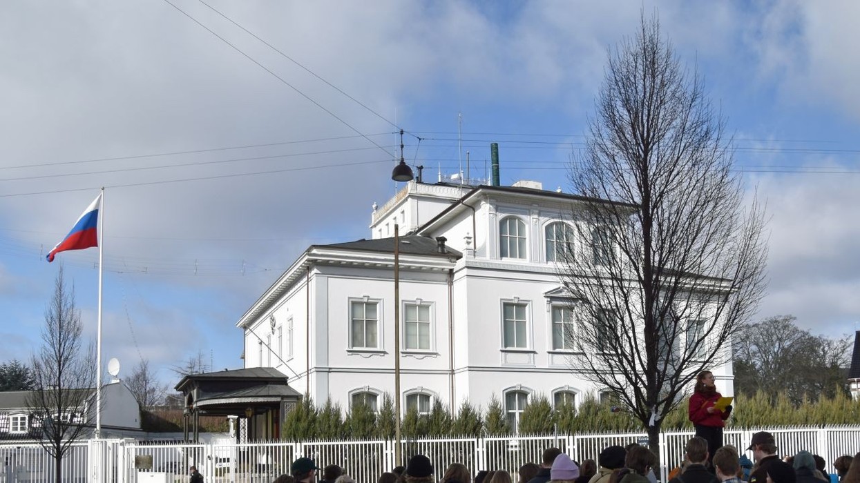 2023/09/uid_e563bece75d04599b17afc2e09c3e6e4_width_1280_play_0_pos_0_gs_0_height_720_the-russian-embassy-in-copenhagen-photo-wikimediathomas-dahlstrm-nielsen.jpg