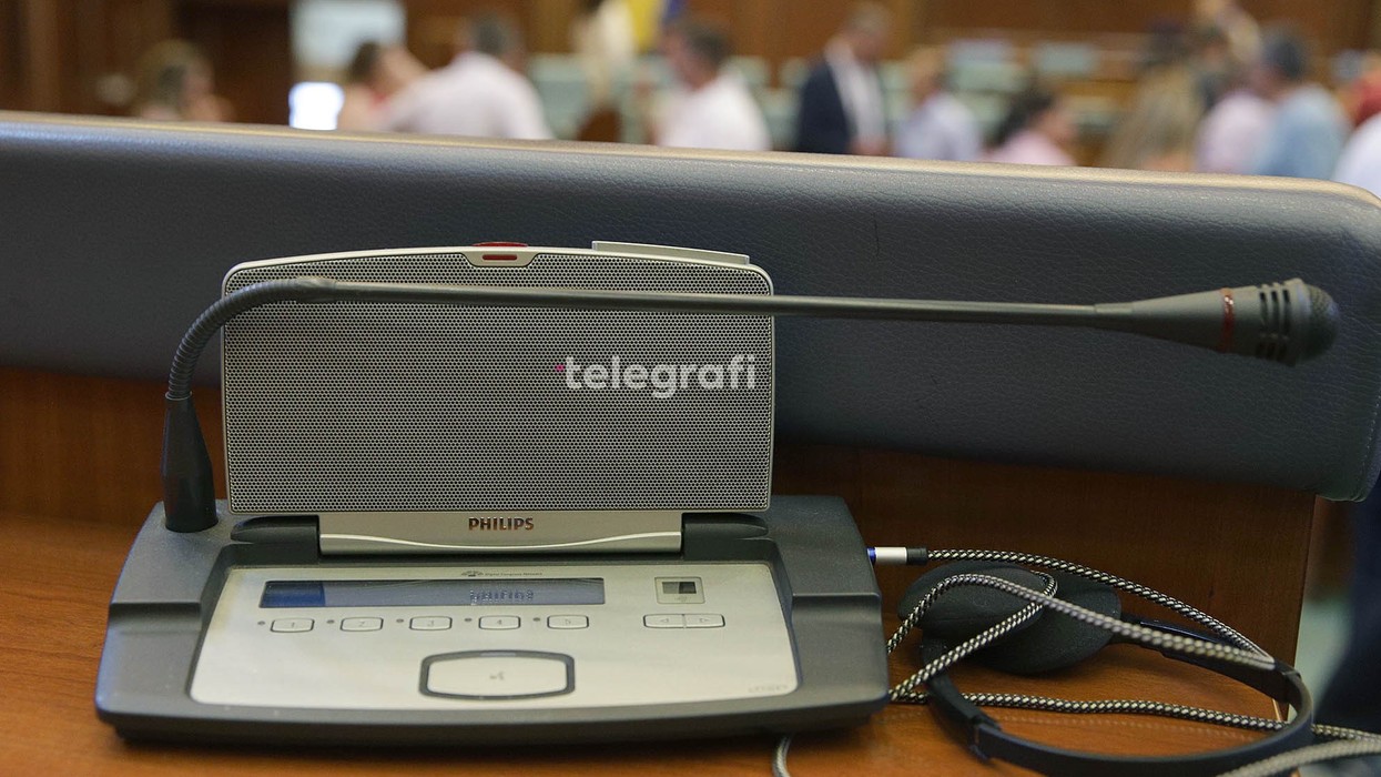2023/10/aparatet-per-votim-elektronik-Kuvendi-i-Kosoves-foto-Ridvan-Slivova-3.jpg