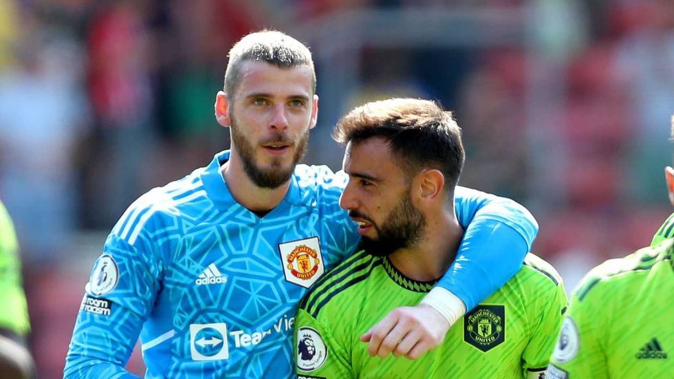 2023/10/man-utd-stars-david-de-gea-bruno-fernandes.jpg