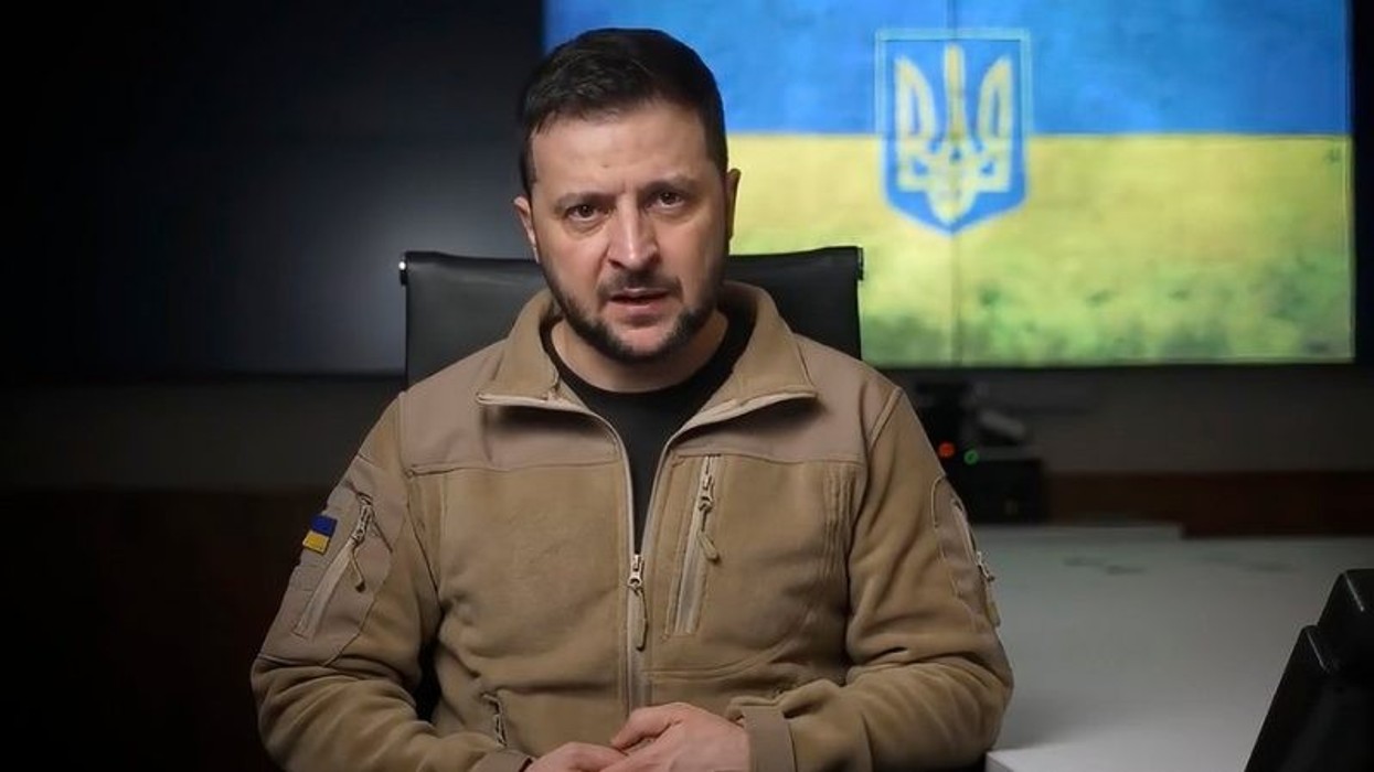 2023/10/Zelenskyy-Ukraine-flag-800x450-1.jpg