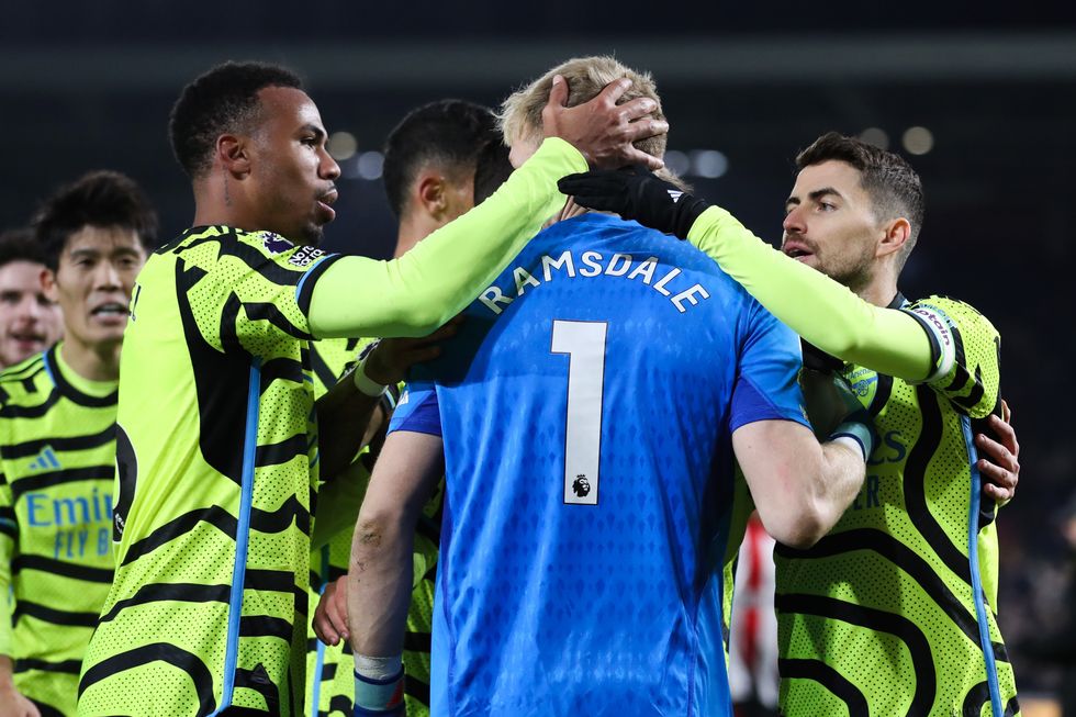 2023/11/arsenal-goalkeeper-aaron-ramsdale-embraced-862018907-scaled.jpg