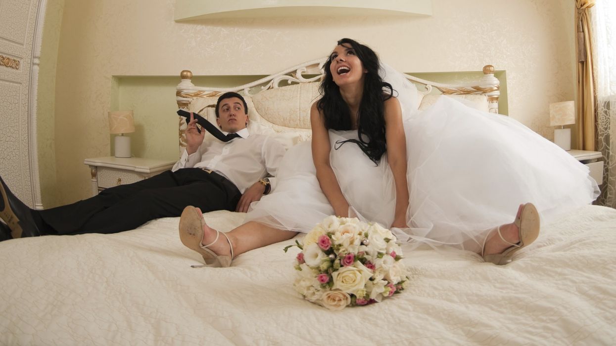 2023/11/o-BRIDE-GROOM-IN-BED-facebook-123.jpg