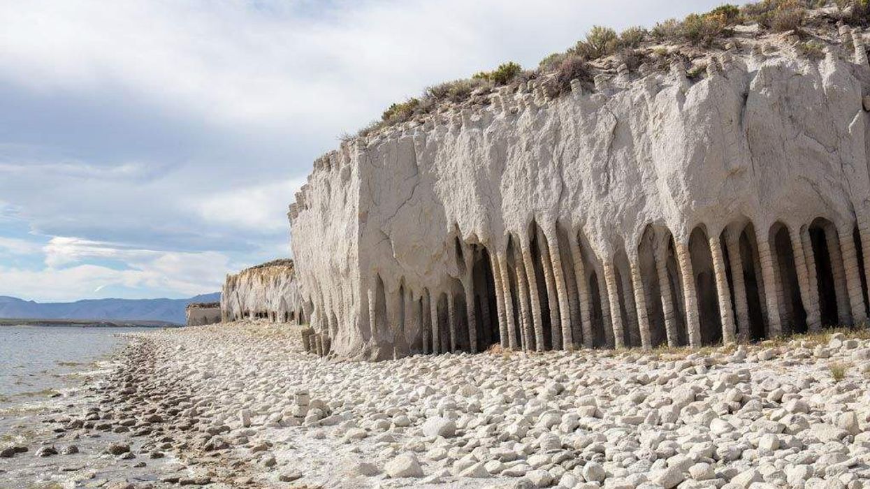 2023/11/Researchers-Determine-Origin-of-Mysterious-Stone-Columns-Along-Crowley-Lake-3.jpg