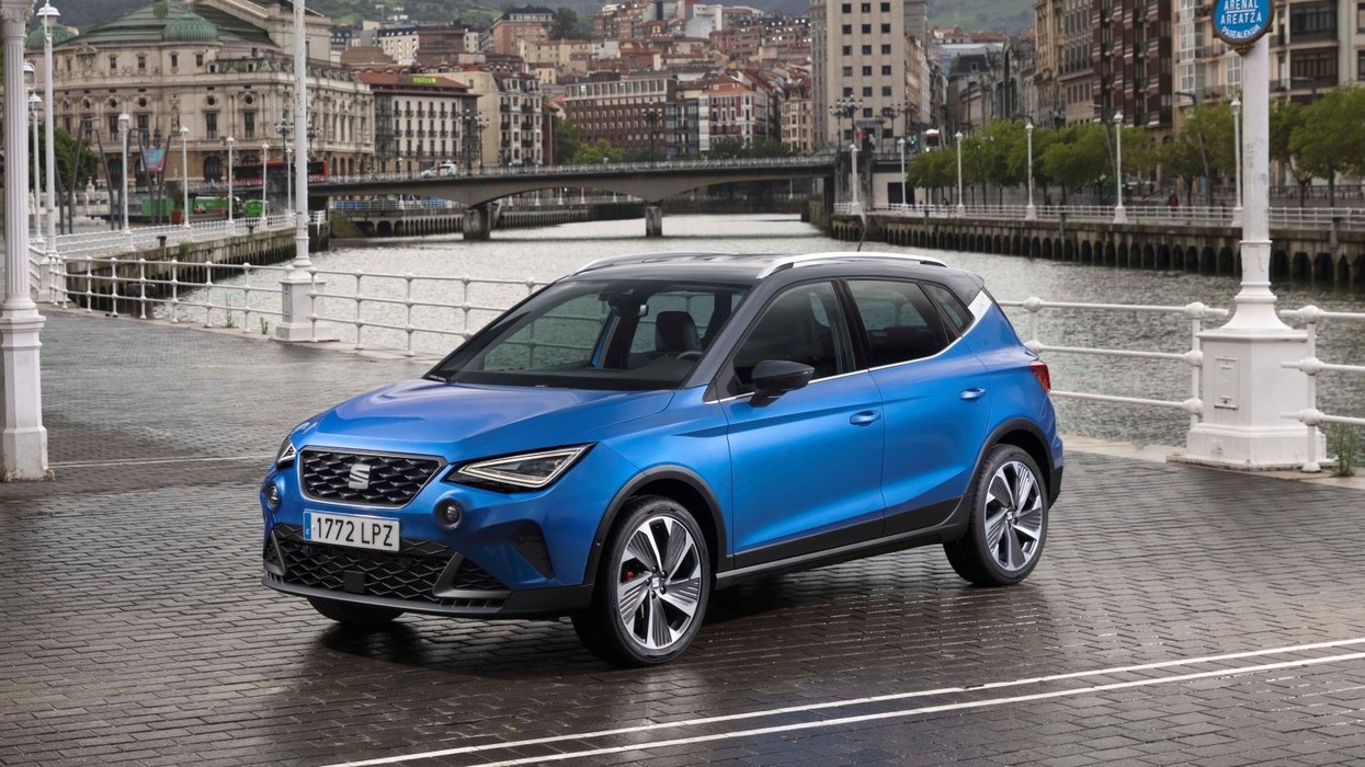 2023/11/SEAT-Arona.jpg