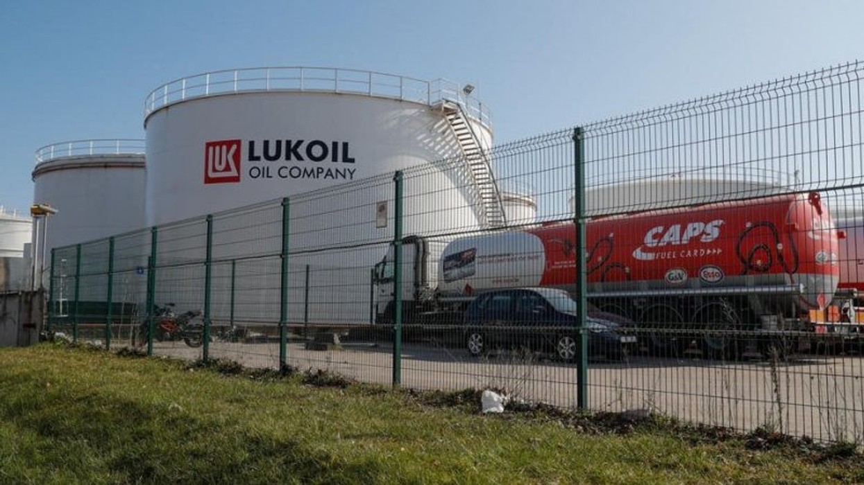 2023/12/Lukoil-1-800x450-1.jpg