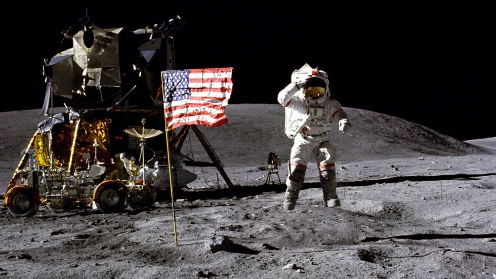 2024/01/107896712_moonlanding3getty.jpg