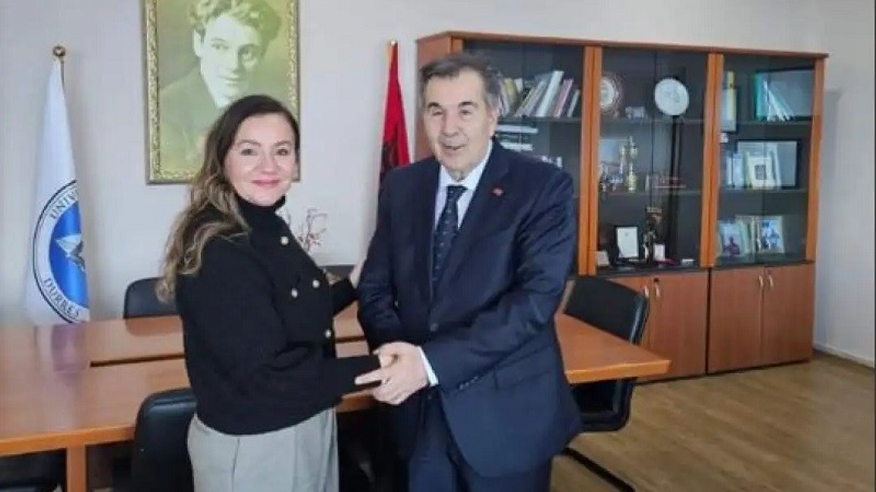2024/01/obraz-alb-mak.jpg