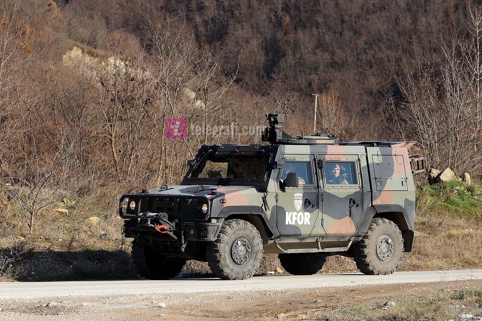 2024/02/KFOR-i-barrikadat-ne-veri-te-Kosoves-foto-Ridvan-Slivova-1.jpg