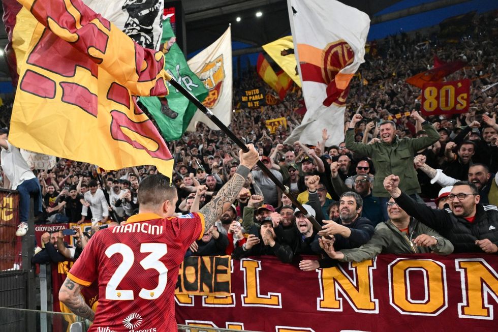 2024/04/Gianluca-Mancini-Roma-ultras.jpg