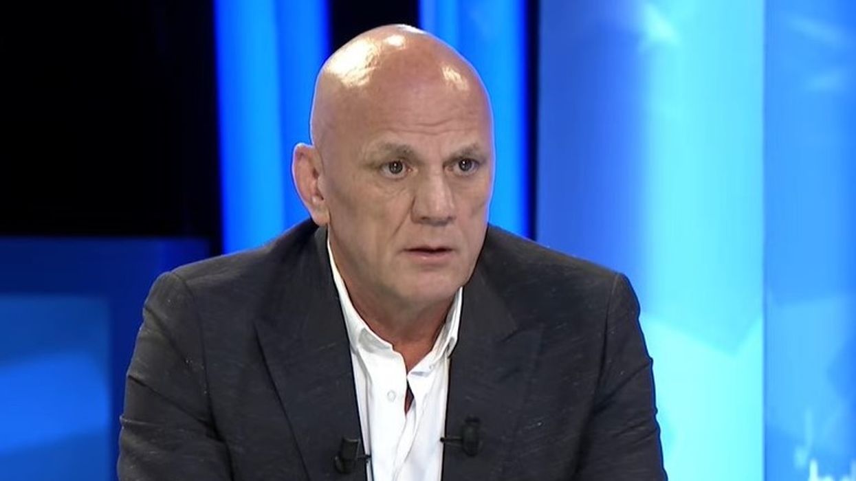 Geci paralajmëron kallëzim penal ndaj Kurtit dhe Haxhiut për cenim të rendit kushtetues Geci paralajmëron kallëzim penal ndaj Kurtit dhe Haxhiut për cenim të rendit kushtetues