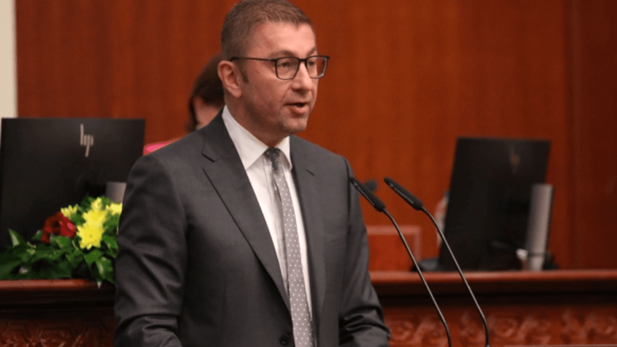 Mickoski për çështjen e Grubit në Kuvend: Ata që janë të frikësuar kërcejnë si mace, kanë harruar se ne jemi luanë Mickoski për çështjen e Grubit në Kuvend: Ata që janë të frikësuar kërcejnë si mace, kanë harruar se ne jemi luanë