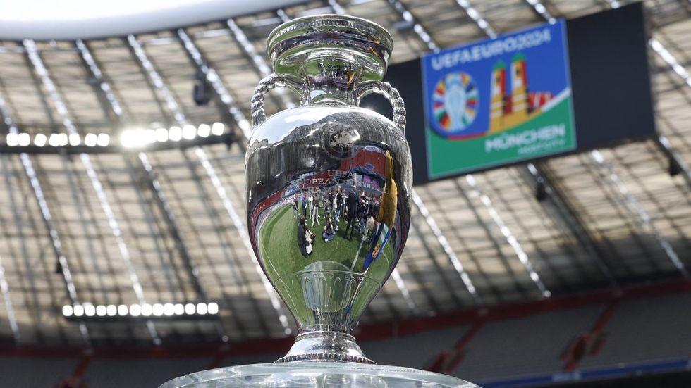 2024/07/Euro-2024-Trophy.jpg