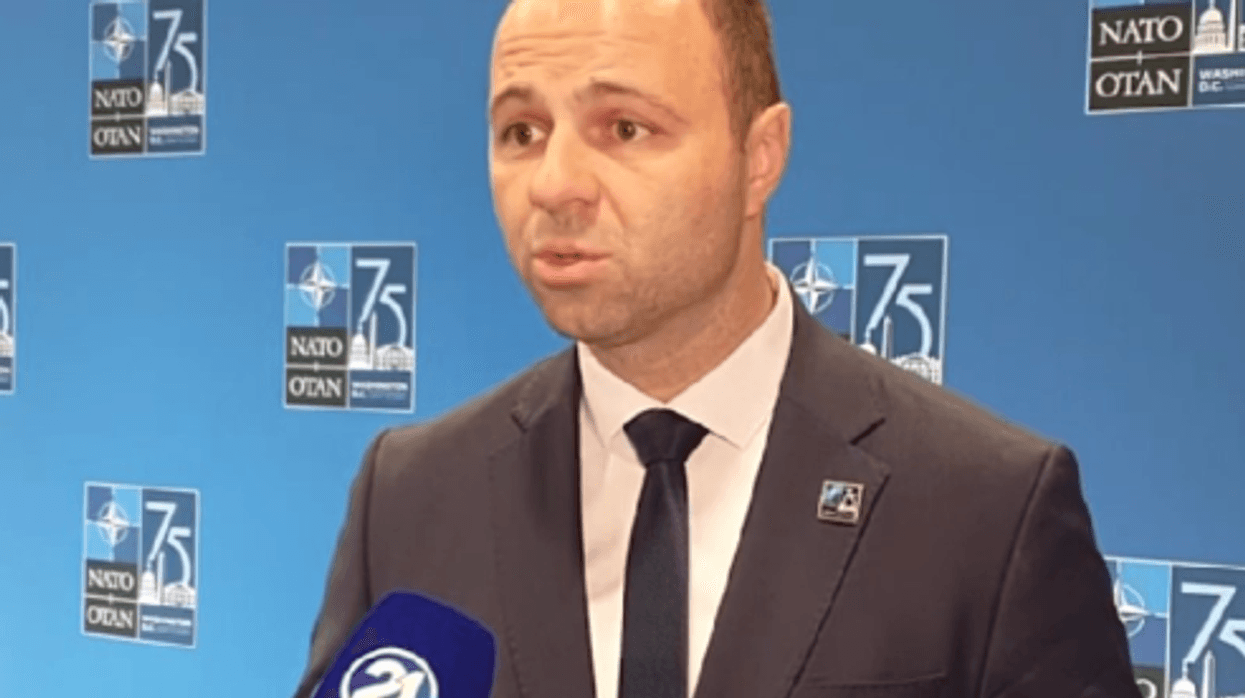 Misajllovski: Maqedonia edhe pse vend i vogël, po e jep kontributin e vet të konsiderueshëm në kuadër të proceseve të NATO-s Misajllovski: Maqedonia edhe pse vend i vogël, po e jep kontributin e vet të konsiderueshëm në kuadër të proceseve të NATO-s