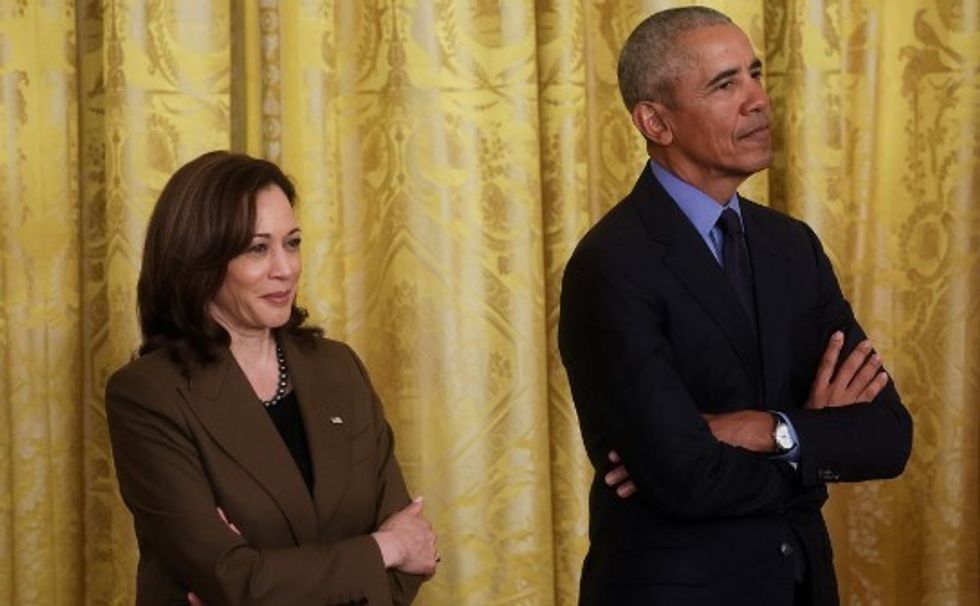 2024/07/obama-harris.jpg