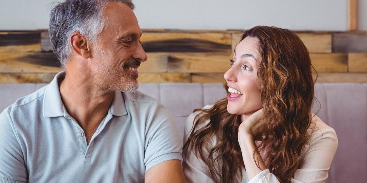 Men are "programmed" to love young women - Telegrafi