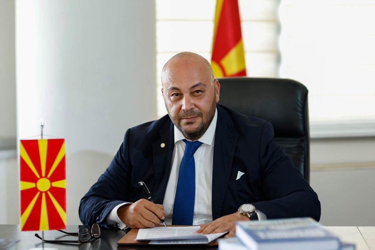 Përplasje mes gjyqtarëve për “Safe City”, Kostadinovski: SMS-porositë të dërgohen vetëm në maqedonisht Përplasje mes gjyqtarëve për “Safe City”, Kostadinovski: SMS-porositë të dërgohen vetëm në maqedonisht