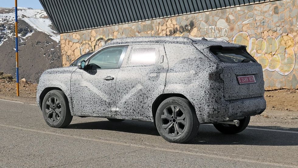 2024 Dacia Duster spyshots 3