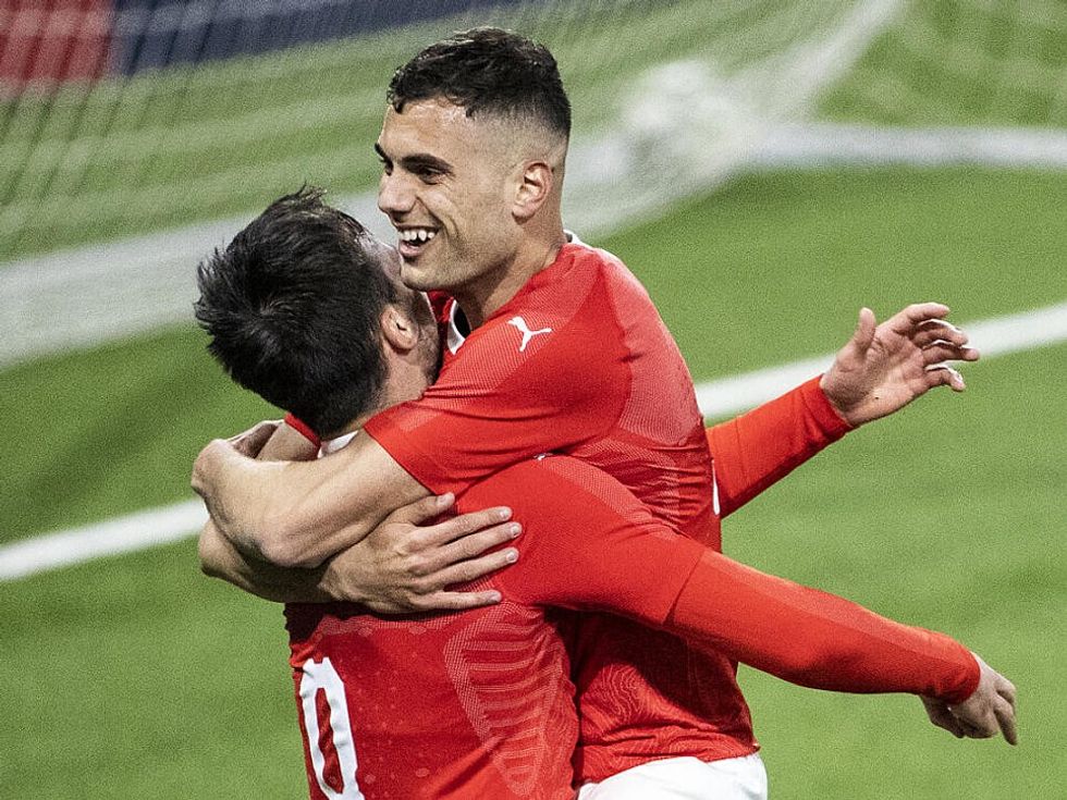 2042168 ajaxbilder 1vIzzg iKxguH