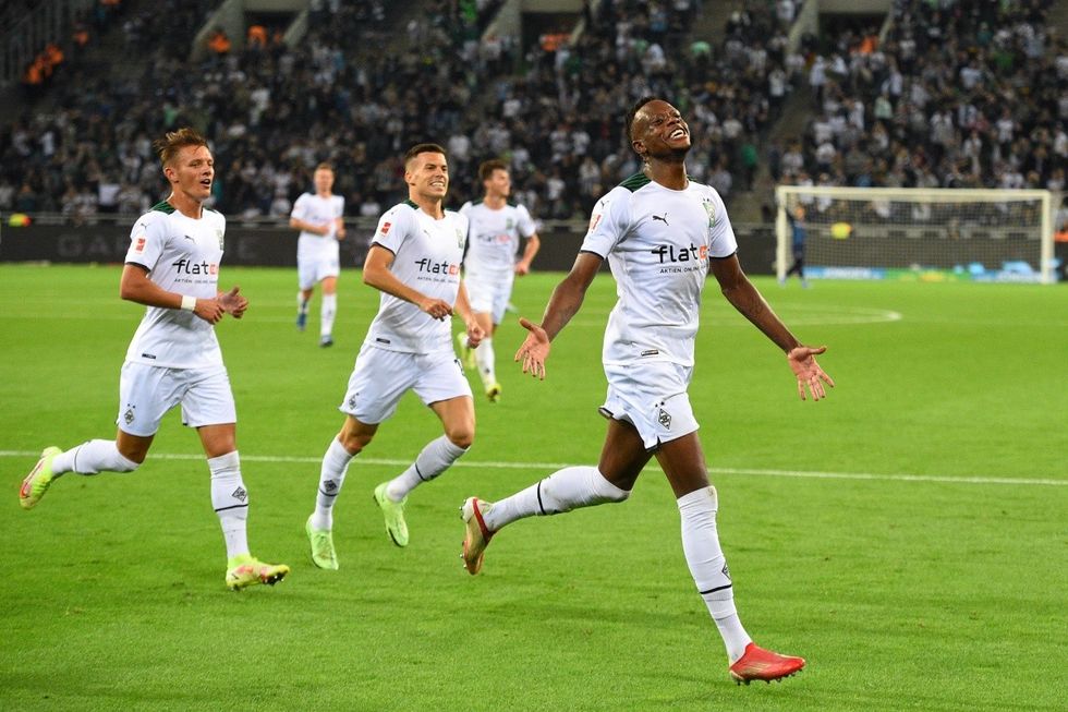 210912 Denis Zakaria BMGDSC Fohlenfoto TORfabrik 1