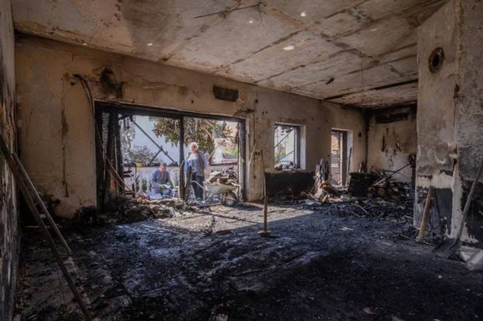 210B715A B05F 4420 9339 D934C13145E0