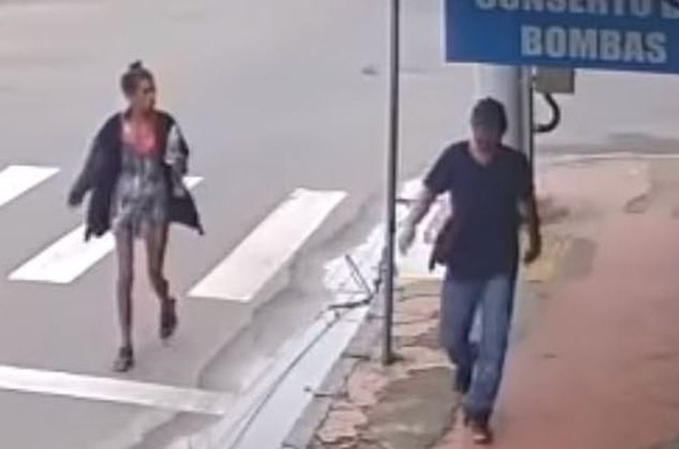 21259204 7695913 Zilda Henrique dos Santos Leandro middle a homeless woman in Rio m 8 1574284216912