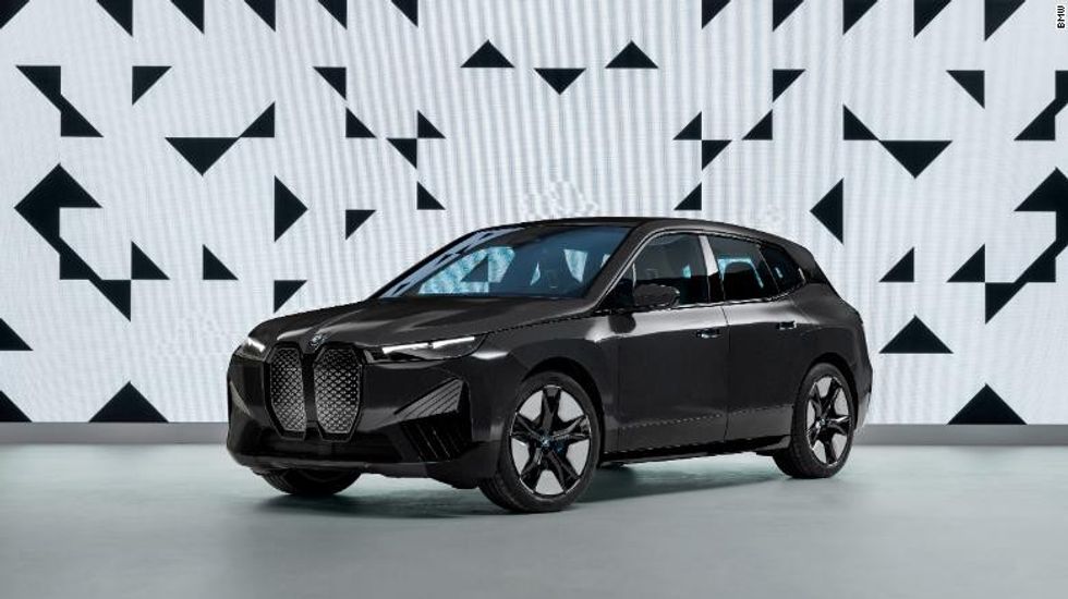 220106160701 02 bmw color changin suv 010622 exlarge 169