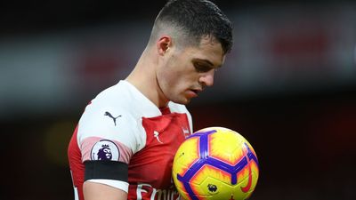 2019/03/Xhaka-Topi.jpg