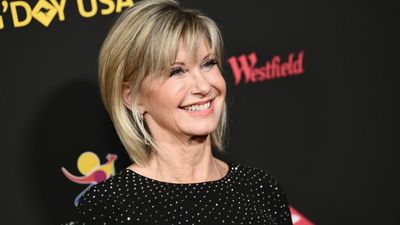 2019/08/OliviaNewtonjohn-2.jpg