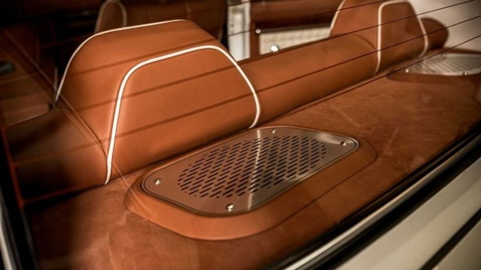 228449353604763f156d82375404988 v4 big