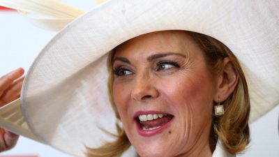 2018/11/Kim-Cattralll.jpg