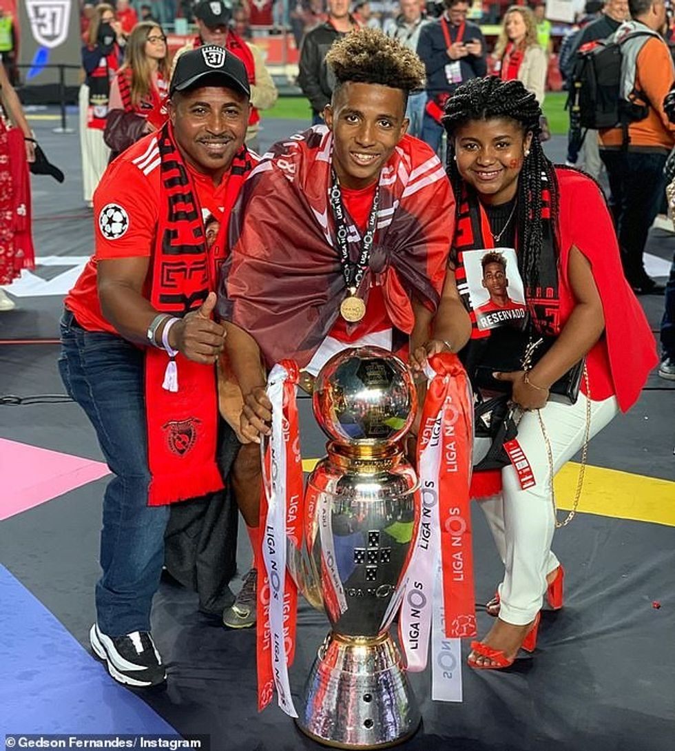 23383000 7885271 image a 25 1579005553728