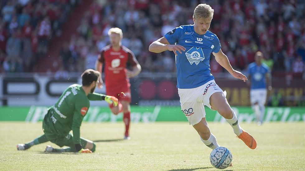 2366493 49228637 1600 900