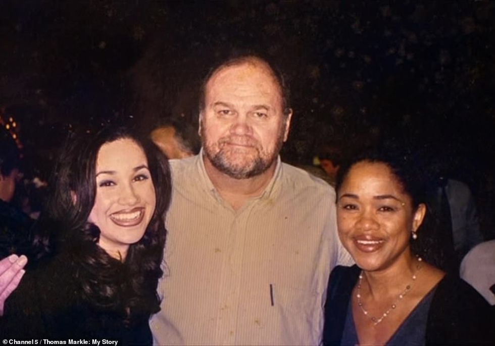 23763708 7919863 Mr Markle Doria and their daughter as she started her career and a 140 1579774882371