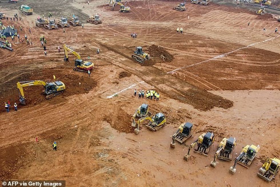 23928002 7942007 Two of the urgent projects are in Wuhan one in nearby Huanggang a 28 1580294581397