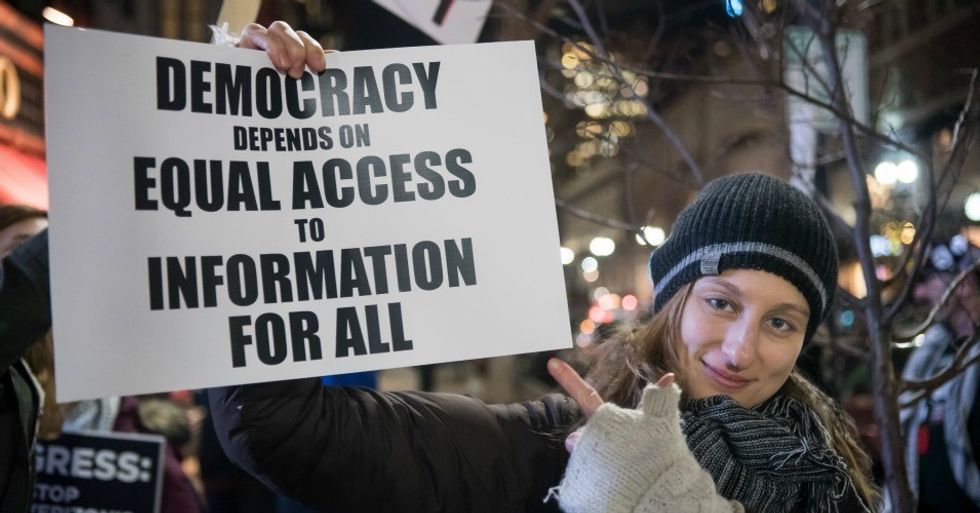 24039980917 04006b2acc o1