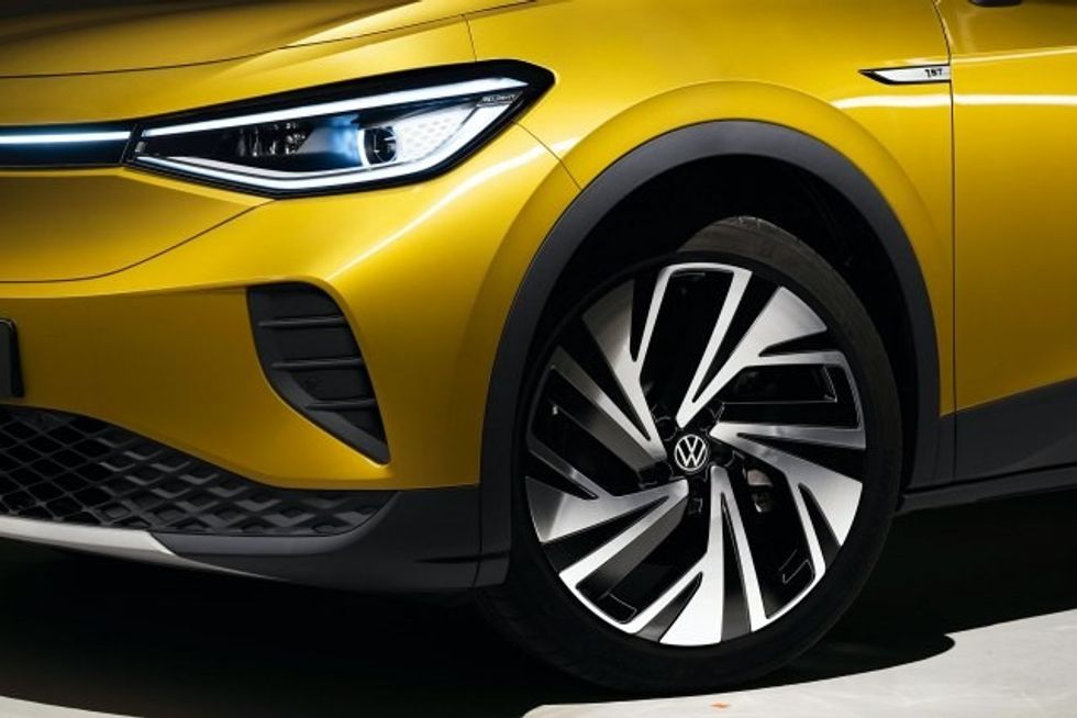 2415395465f71a35fbb3e0857889920 v4 big