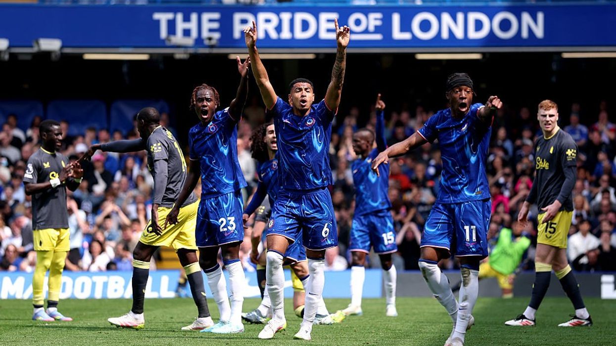 Chelsea po përgatitet për transferimin e dy top mbrojtësve në verë