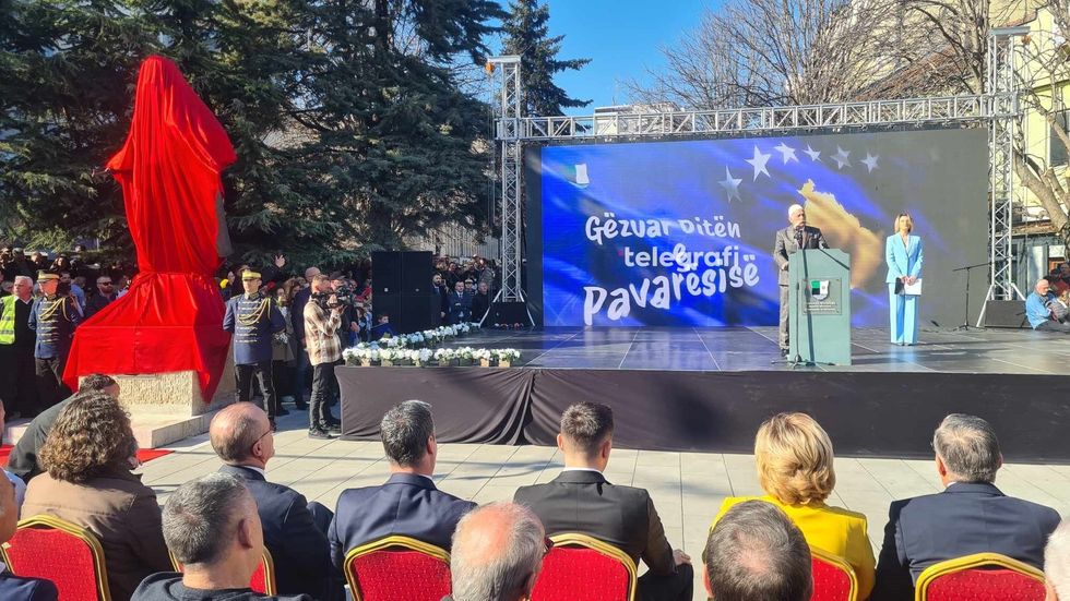 254b6e99 e943 450a a94f 4007e88e6a4f