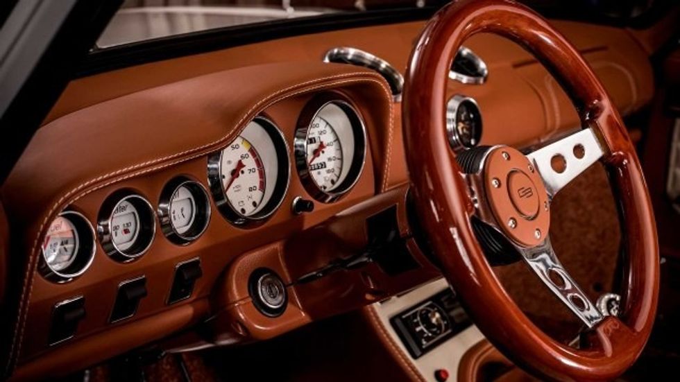 263477897604763f09a54d379743366 v4 big