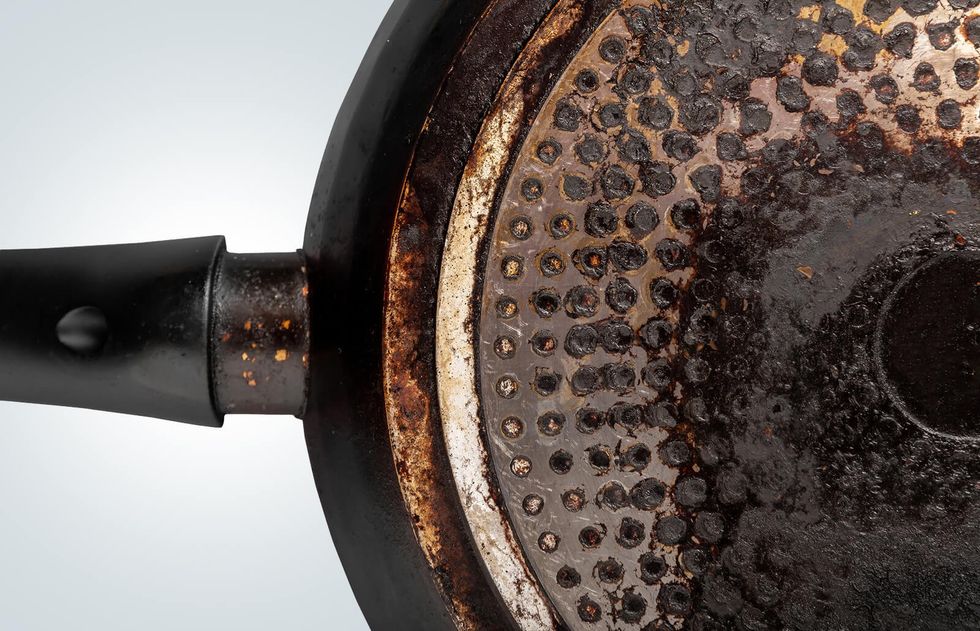 265316 clean burnt grease off frying pan